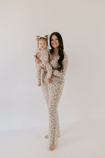 Bamboo Zip Pajamas | French Gray Floral - Tenth &amp; Pine - Newborn