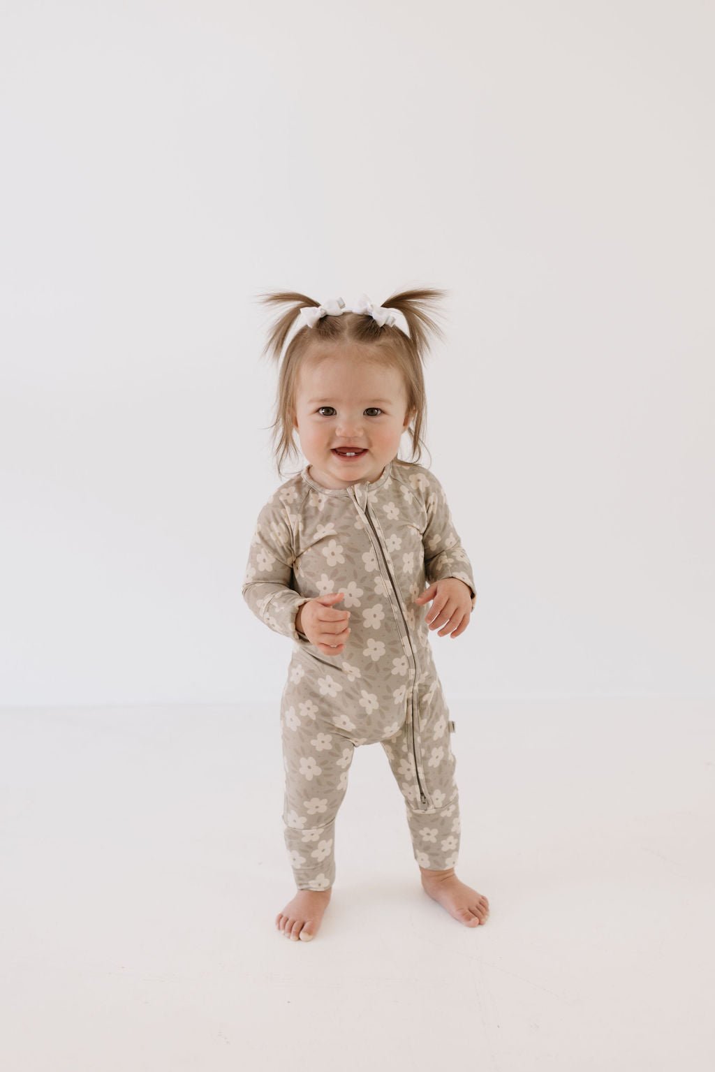 Bamboo Zip Pajamas | French Gray Floral - Tenth &amp; Pine - Newborn