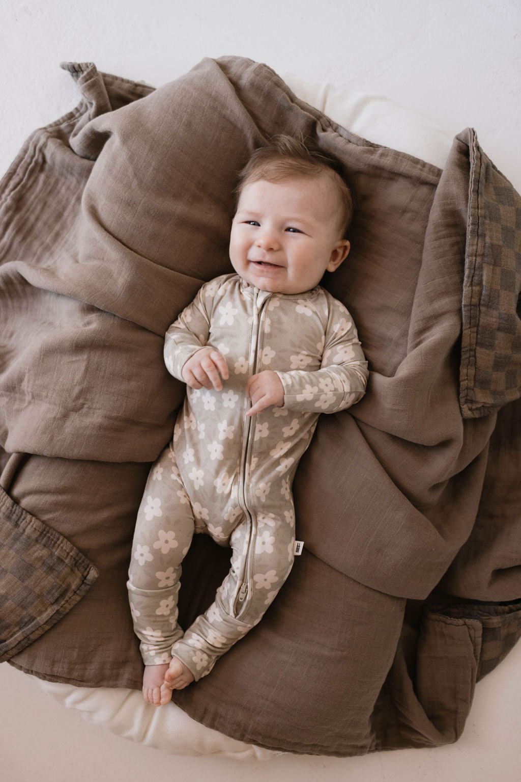 Bamboo Zip Pajamas | French Gray Floral - Tenth &amp; Pine - Newborn