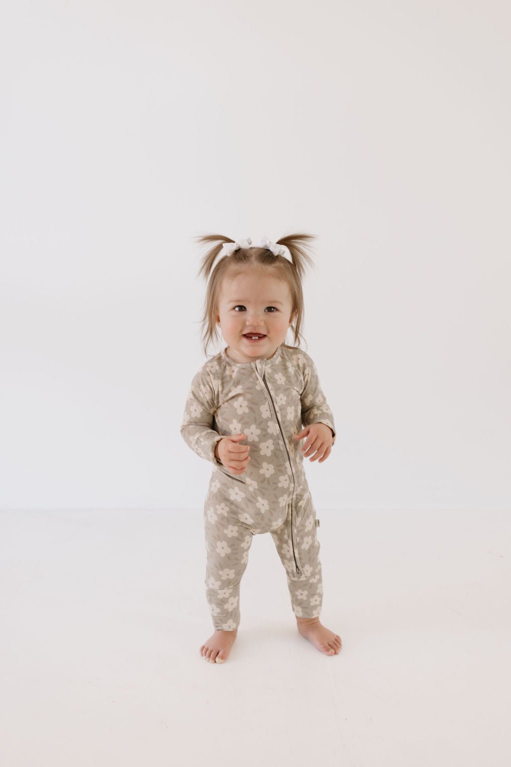 Bamboo Zip Pajamas | French Gray Floral - Tenth &amp; Pine - Newborn