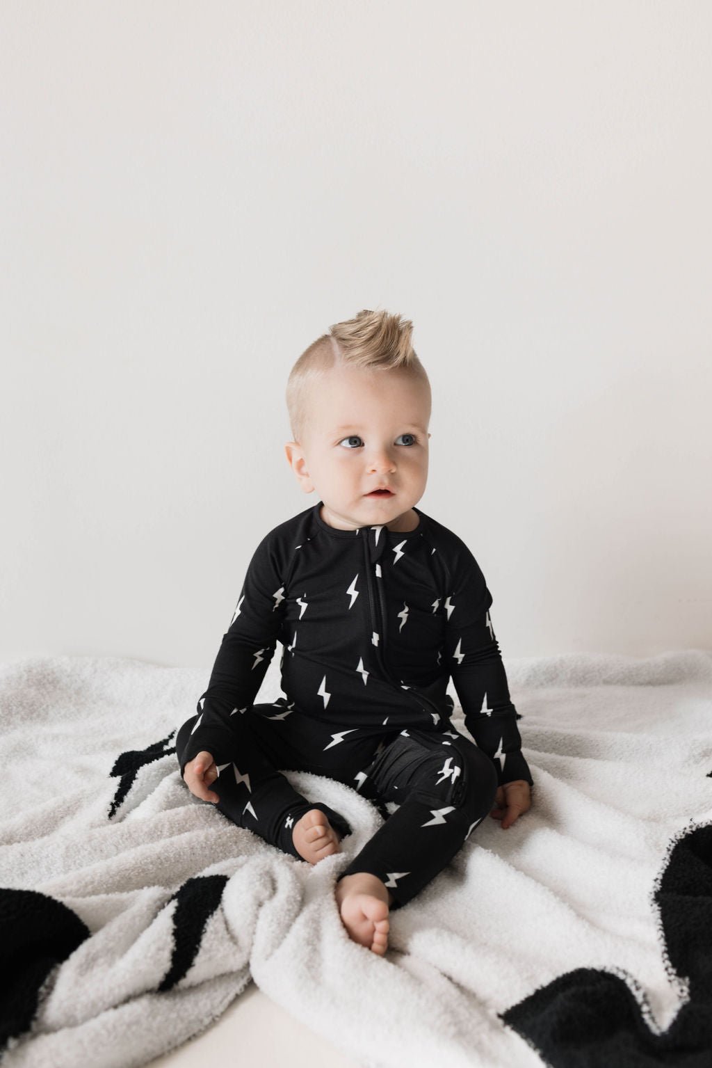 Bamboo Zip Pajamas | Midnight Lightning Bolt - Tenth &amp; Pine - pajamas - Newborn