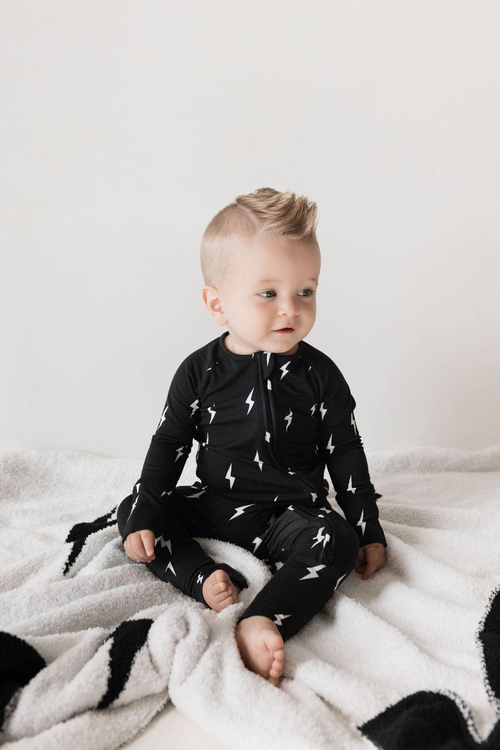 Bamboo Zip Pajamas | Midnight Lightning Bolt - Tenth &amp; Pine - pajamas - Newborn