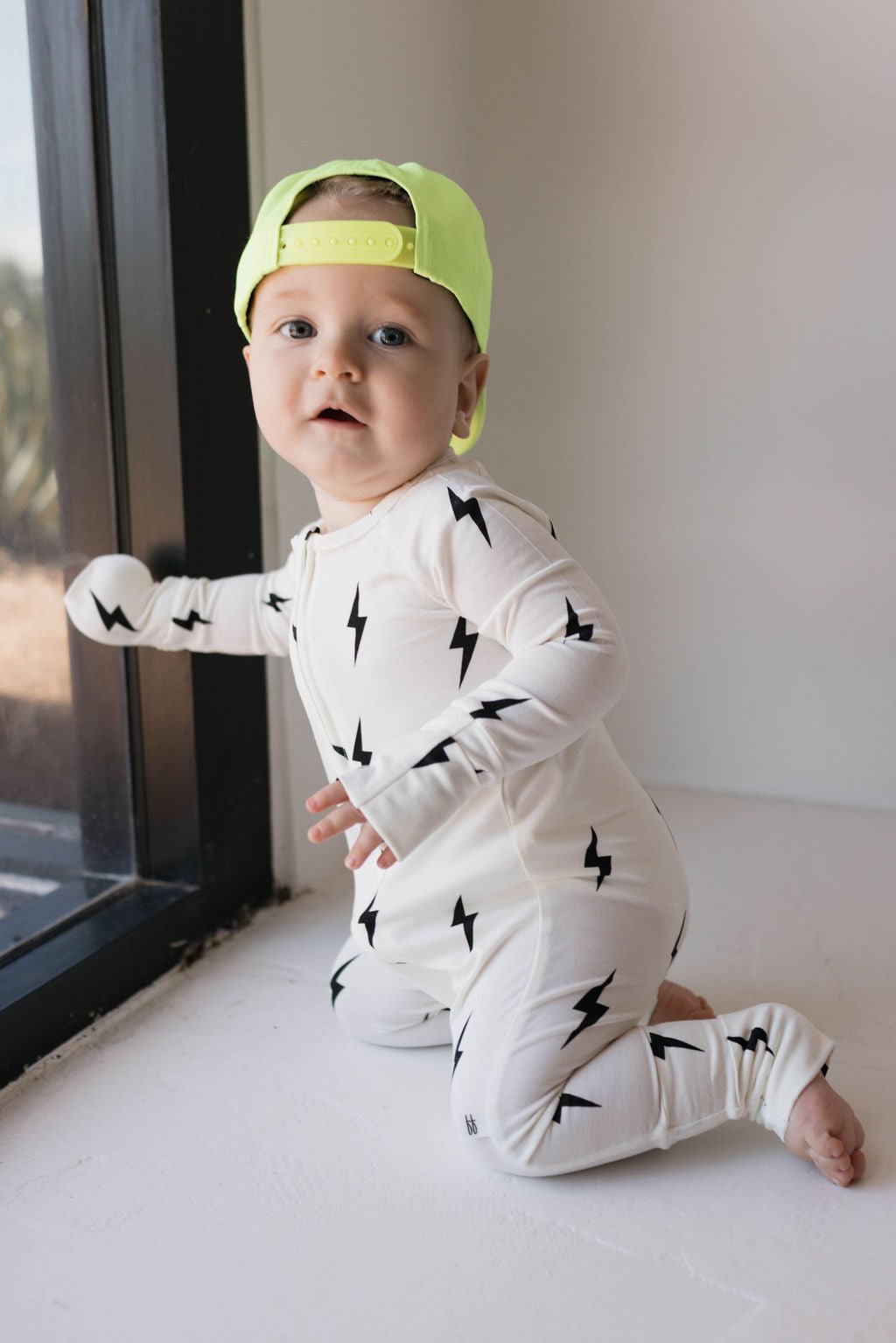 Bamboo Zip Pajamas | White &amp; Black Lightning Bolt - Tenth &amp; Pine - Newborn