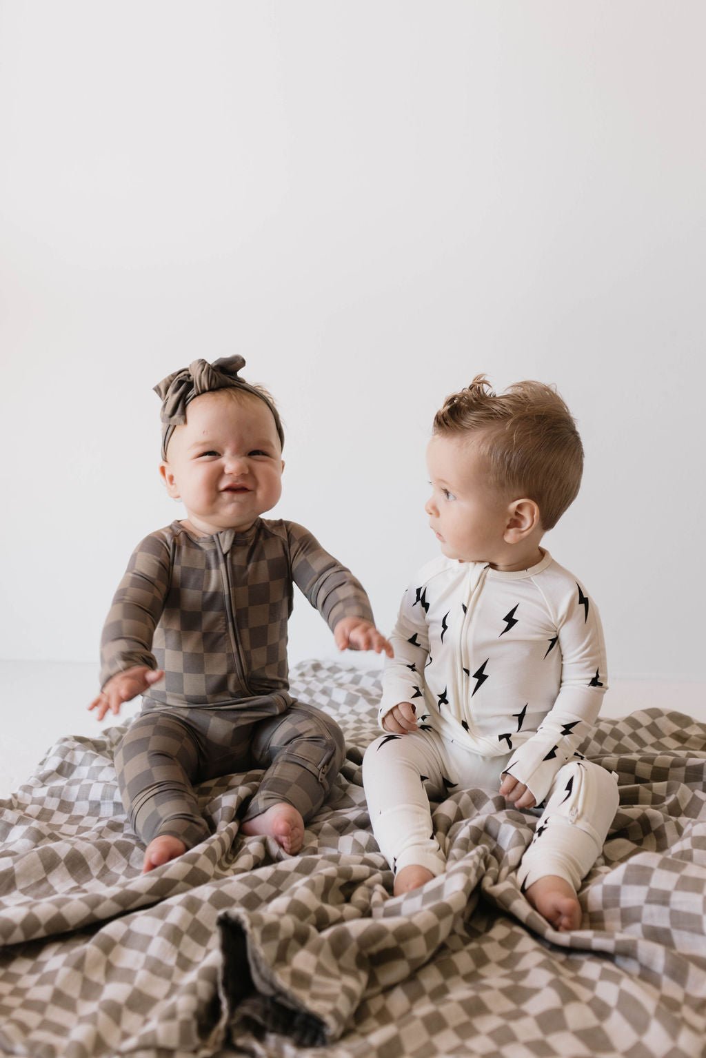 Bamboo Zip Pajamas | White &amp; Black Lightning Bolt - Tenth &amp; Pine - Newborn