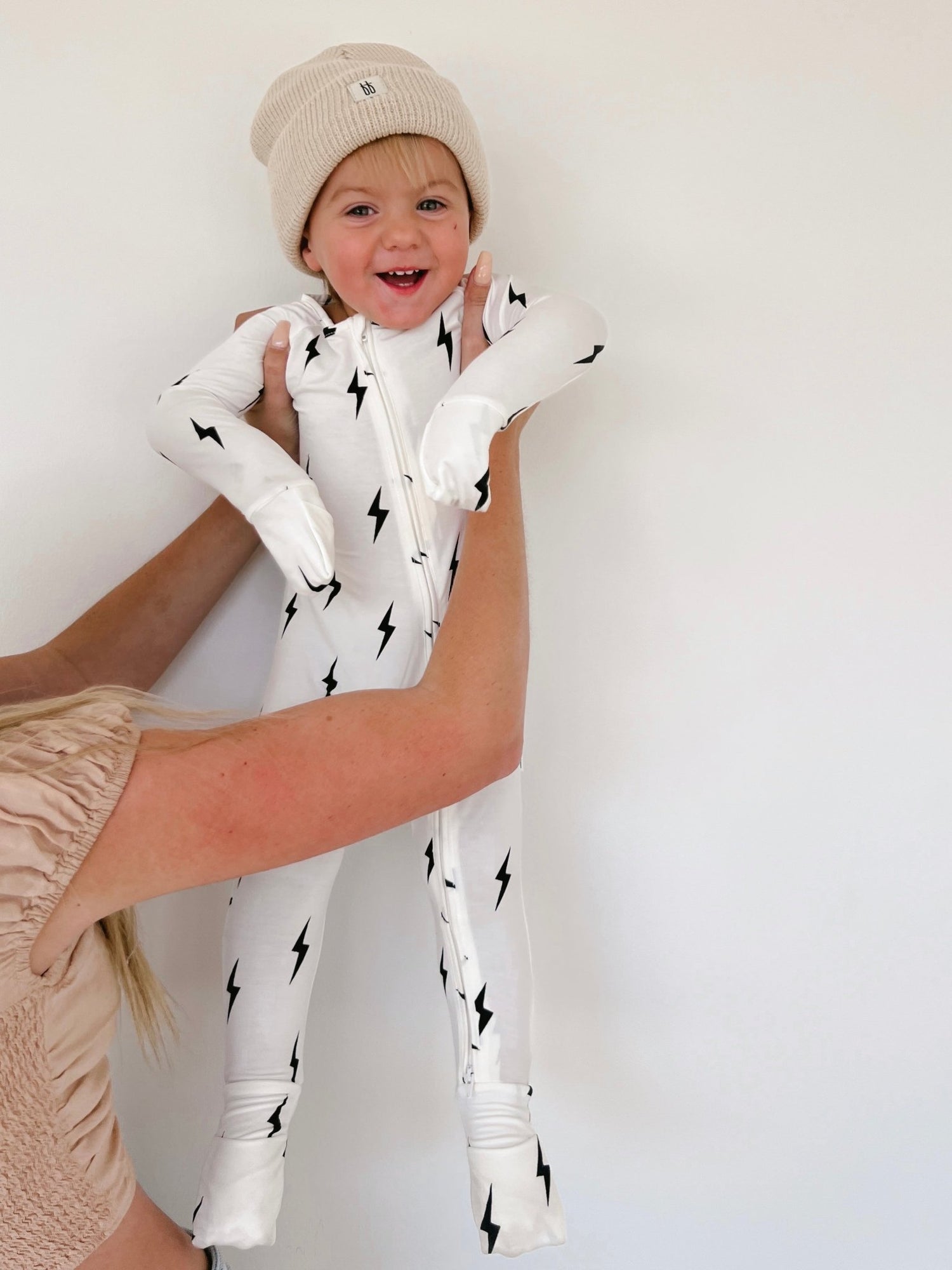 Bamboo Zip Pajamas | White &amp; Black Lightning Bolt - Tenth &amp; Pine - Newborn