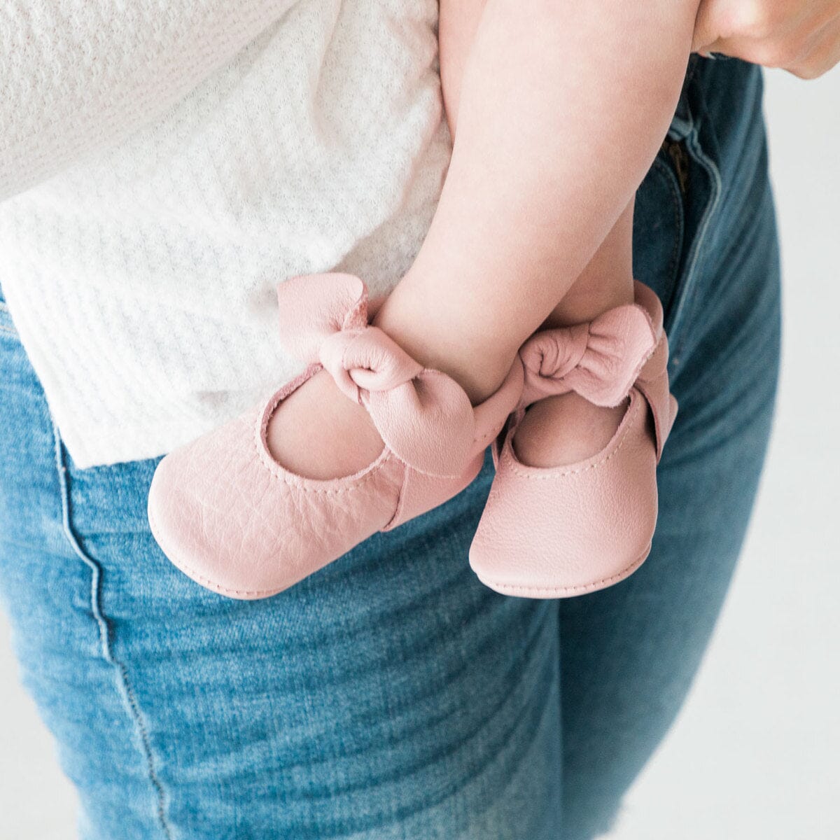 Blush Knotted Bow Baby Shoe - Tenth &amp; Pine - Knotted Bow Mocc - Soft Sole - Newborn