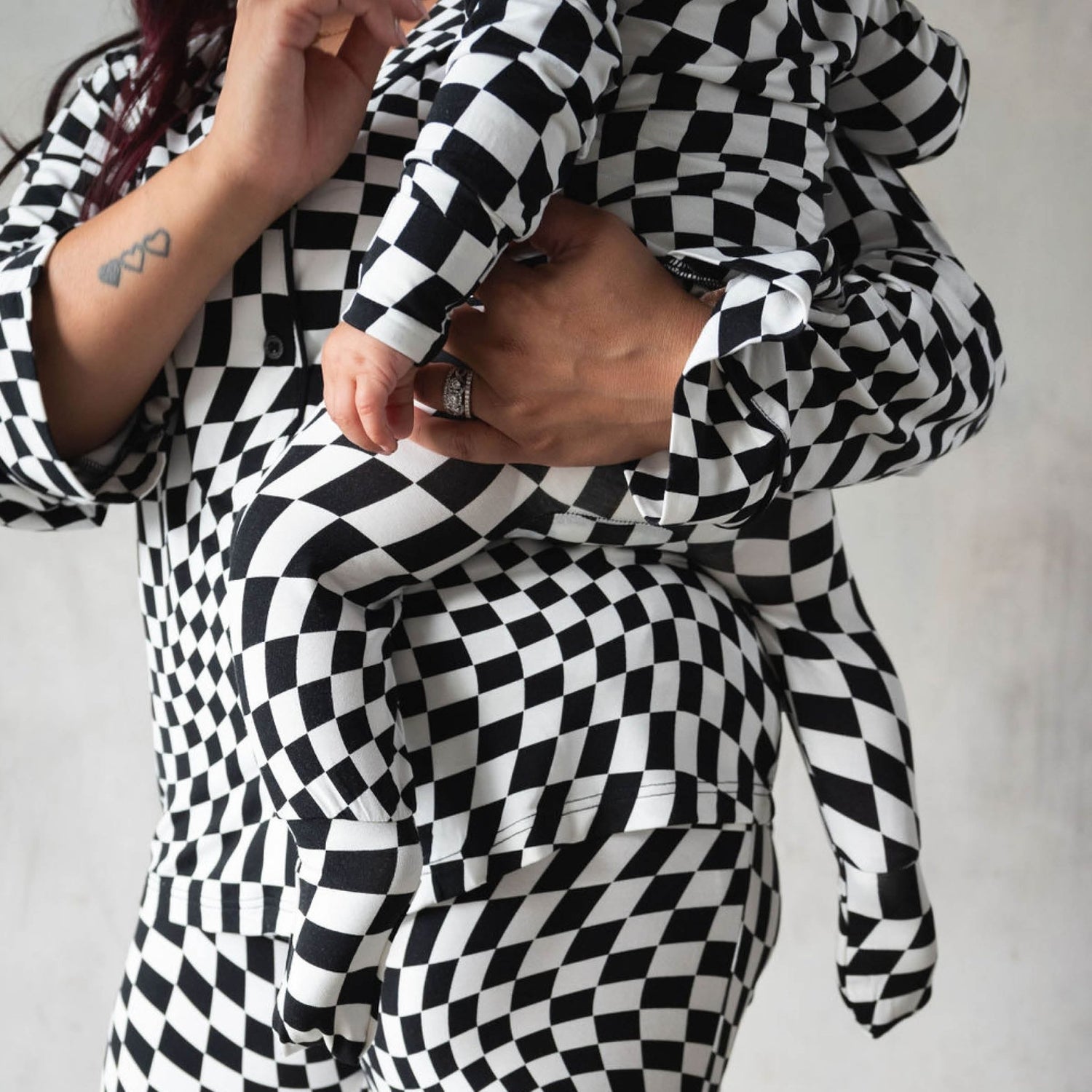 B&amp;W Wavy Checker | Bamboo Zip Romper - Tenth &amp; Pine - Apparel - Newborn