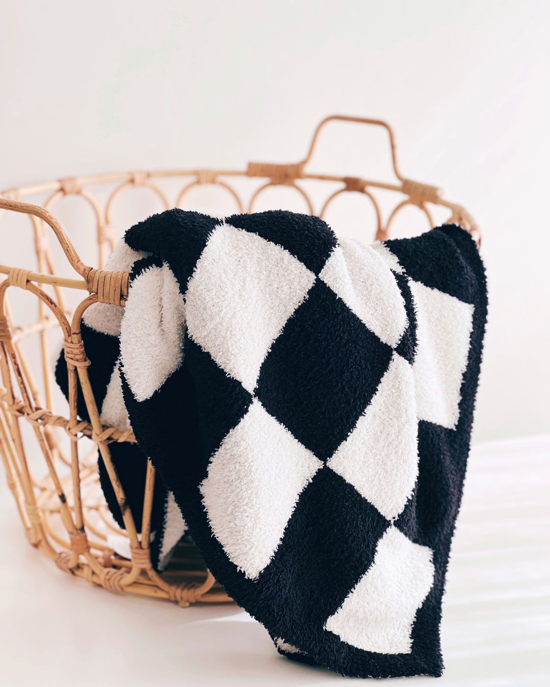 Checkered Plush Blanket | Black - Tenth &amp; Pine - Plush Blanket - 