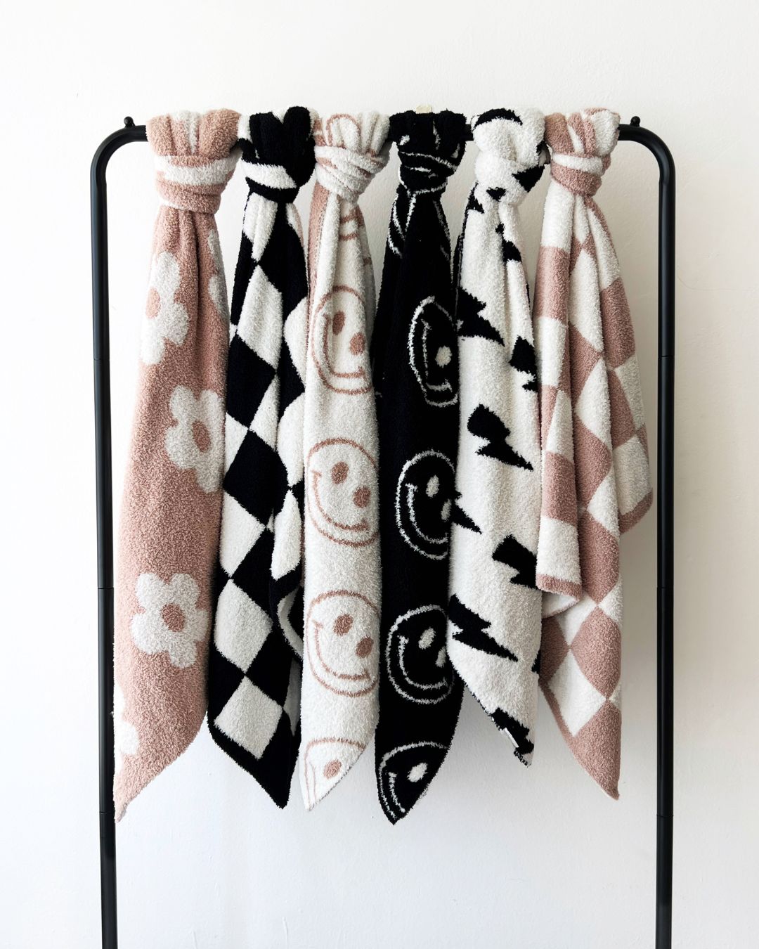 Checkered Plush Blanket | Black - Tenth &amp; Pine - Plush Blanket - 