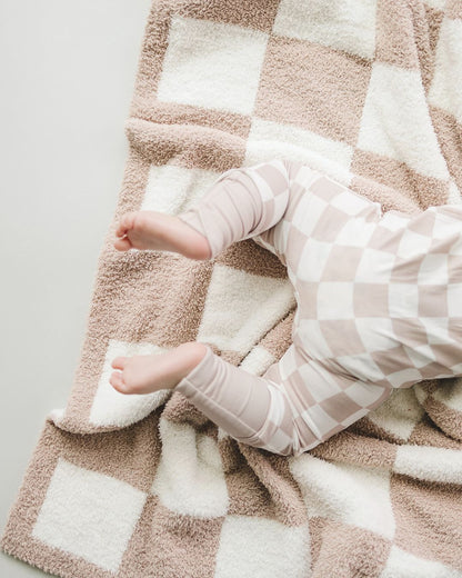 Checkered Plush Blanket | Latte - Tenth &amp; Pine - Plush Blanket - 