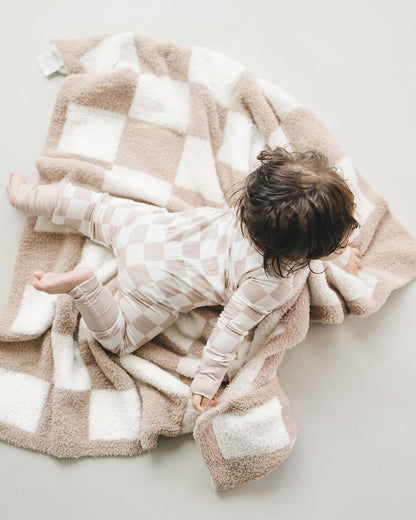 Checkered Plush Blanket | Latte - Tenth &amp; Pine - Plush Blanket - 