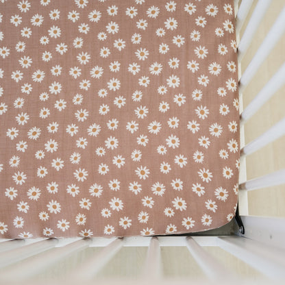 Daisy Dream Muslin Crib Sheet - Tenth &amp; Pine - 