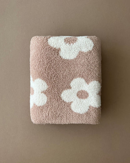 Daisy Fuzzy Blanket | Latte - Tenth &amp; Pine - Plush Blanket - 