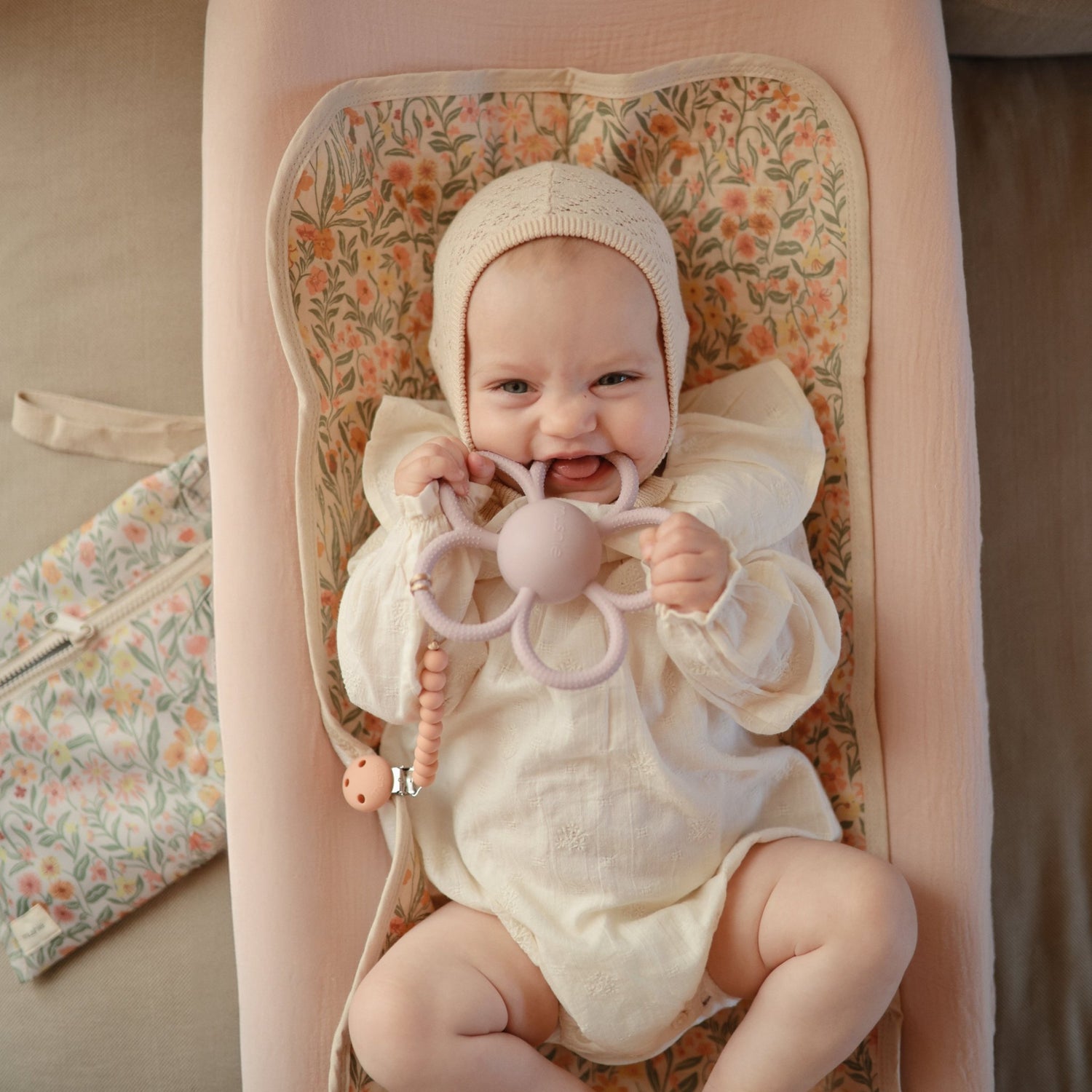 Daisy Rattle Teether - Tenth &amp; Pine - toys - Dusty Rose