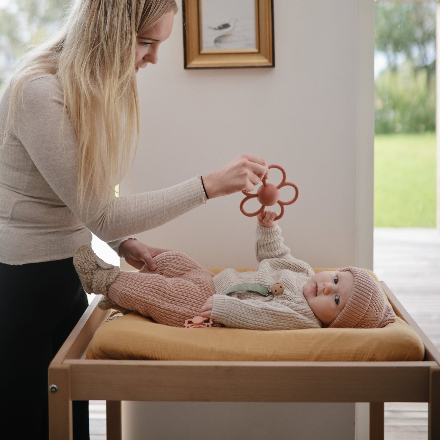 Daisy Rattle Teether - Tenth &amp; Pine - toys - Dusty Rose