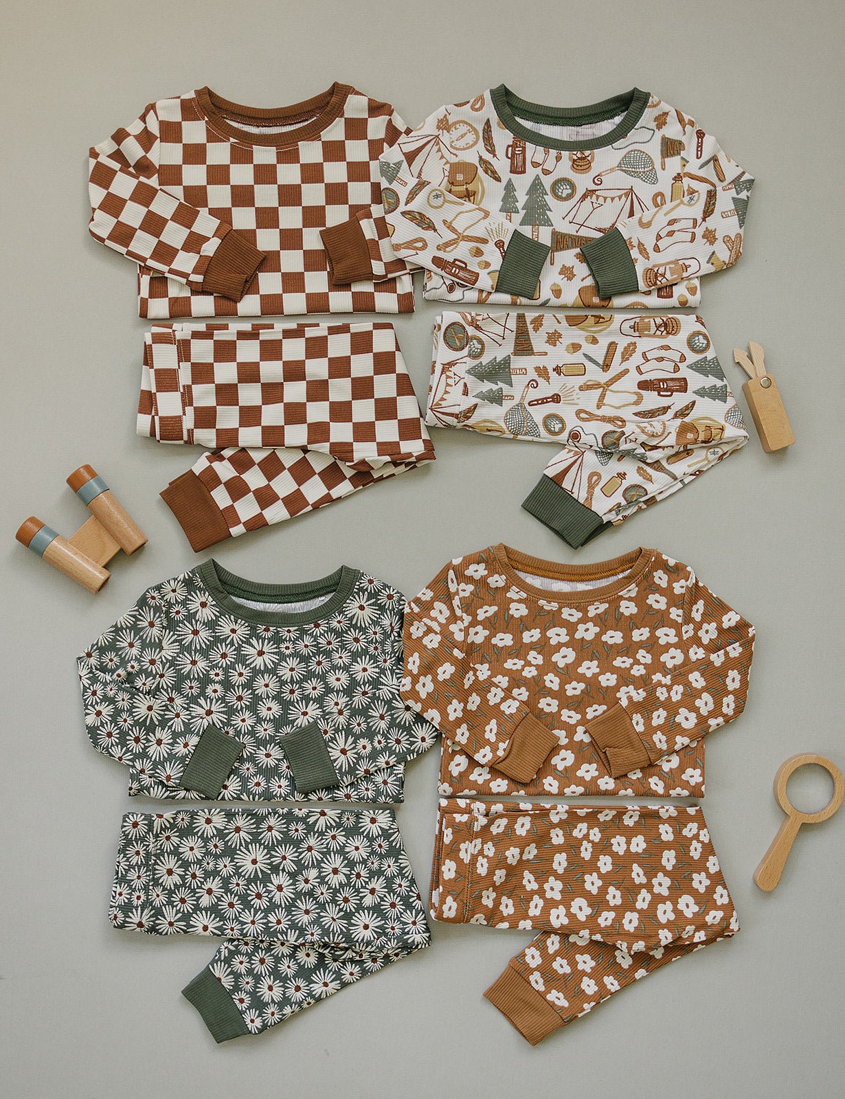 Dark Green Daisy Ribbed Bamboo Cozy Set - Tenth & Pine - Bamboo 2 Piece PJ - 6 - 12 - Mebie Baby