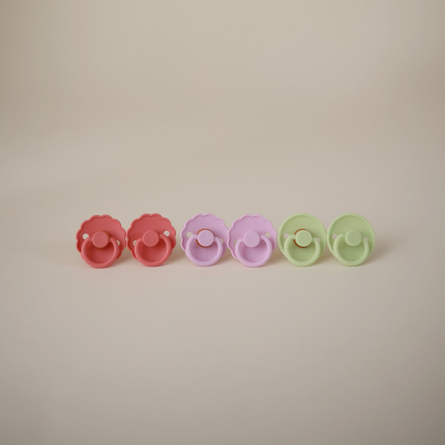 FRIGG Daisy Natural Rubber Pacifier 2-Pack