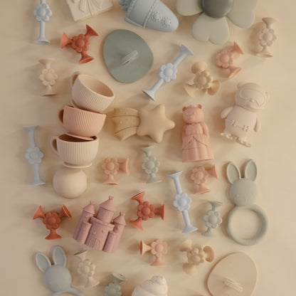 Daisy Silicone Suction Builders