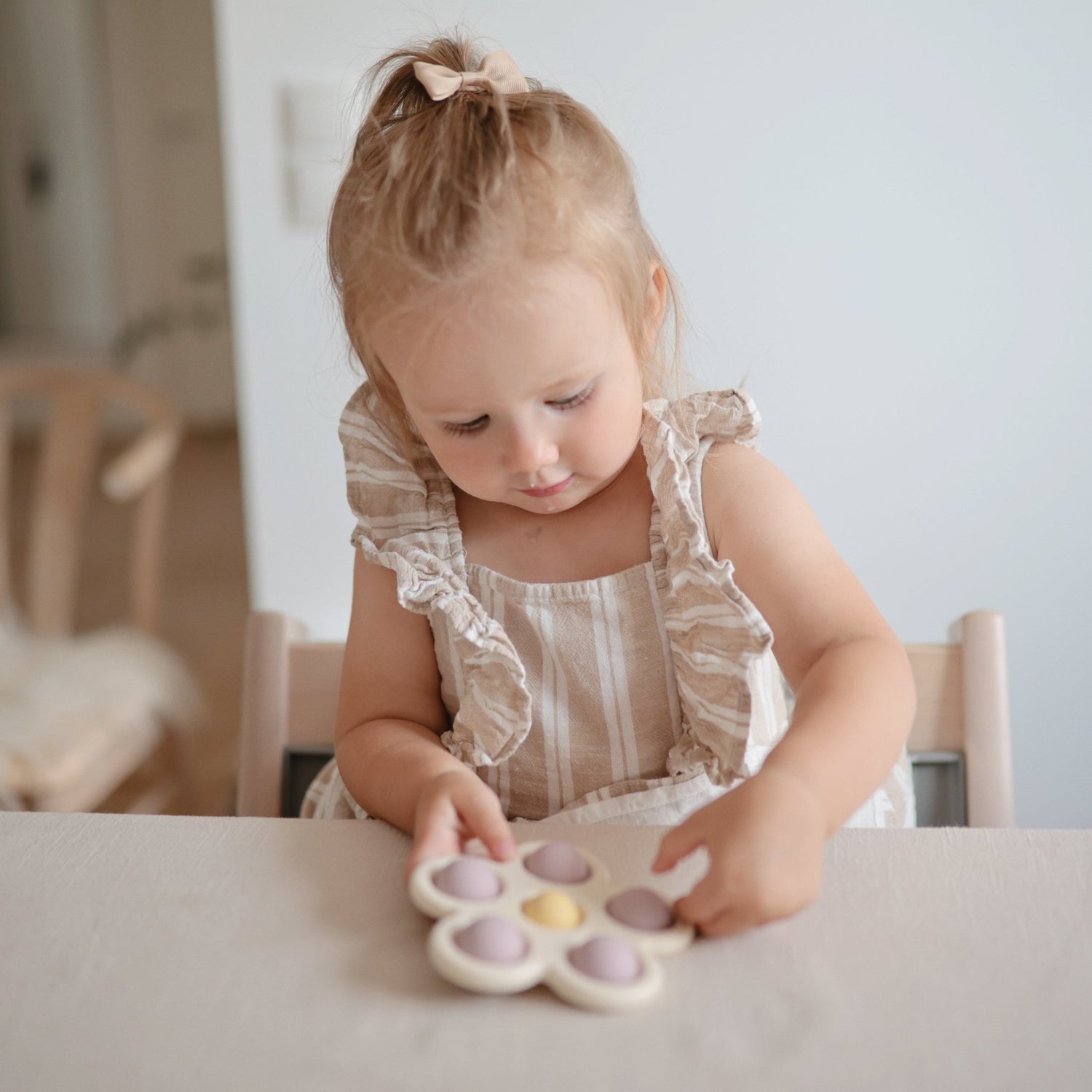 Flower Press Toy - Tenth &amp; Pine - Press Toy - Dried Thyme/Natural/Shifting Sand