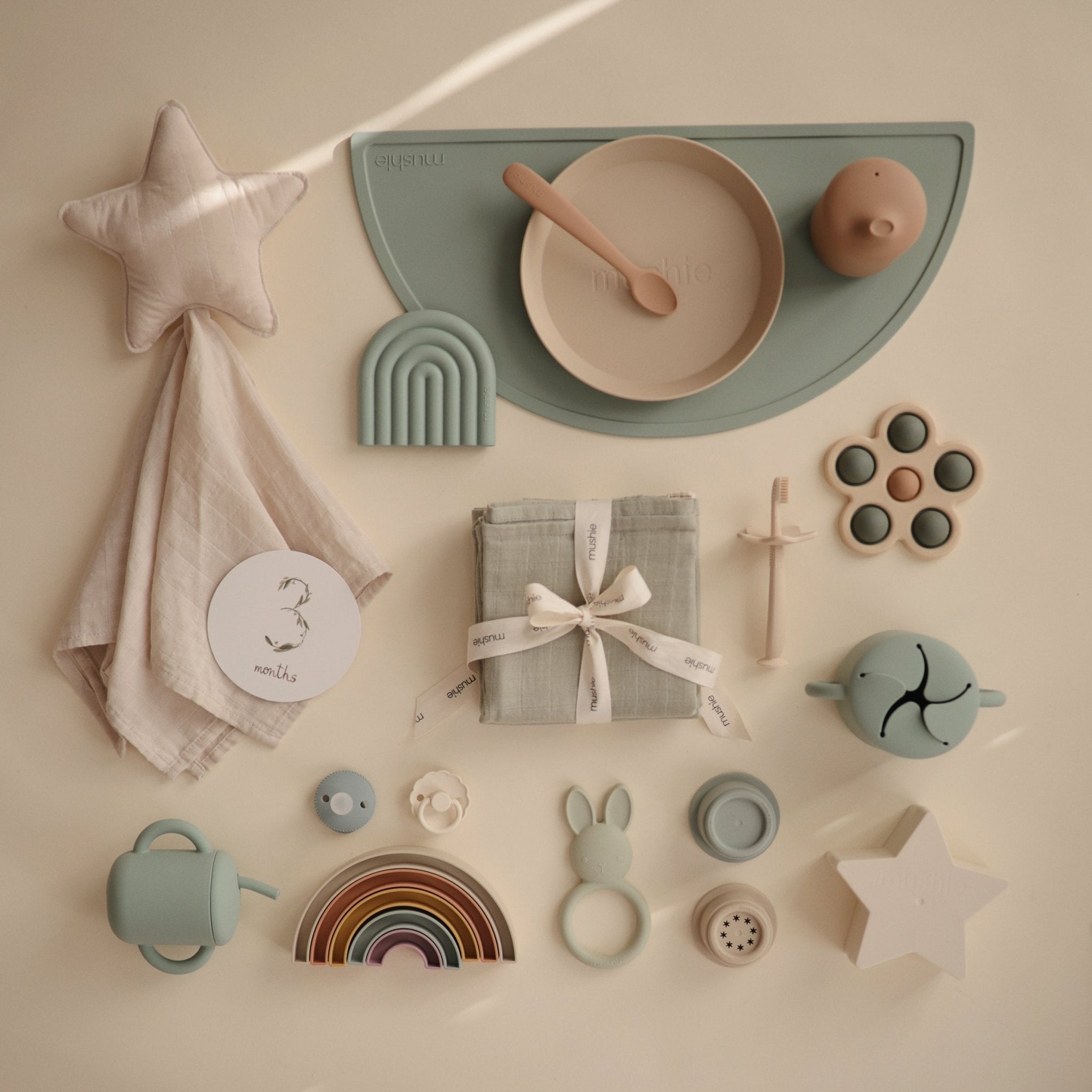 Flower Press Toy - Tenth &amp; Pine - Press Toy - Dried Thyme/Natural/Shifting Sand