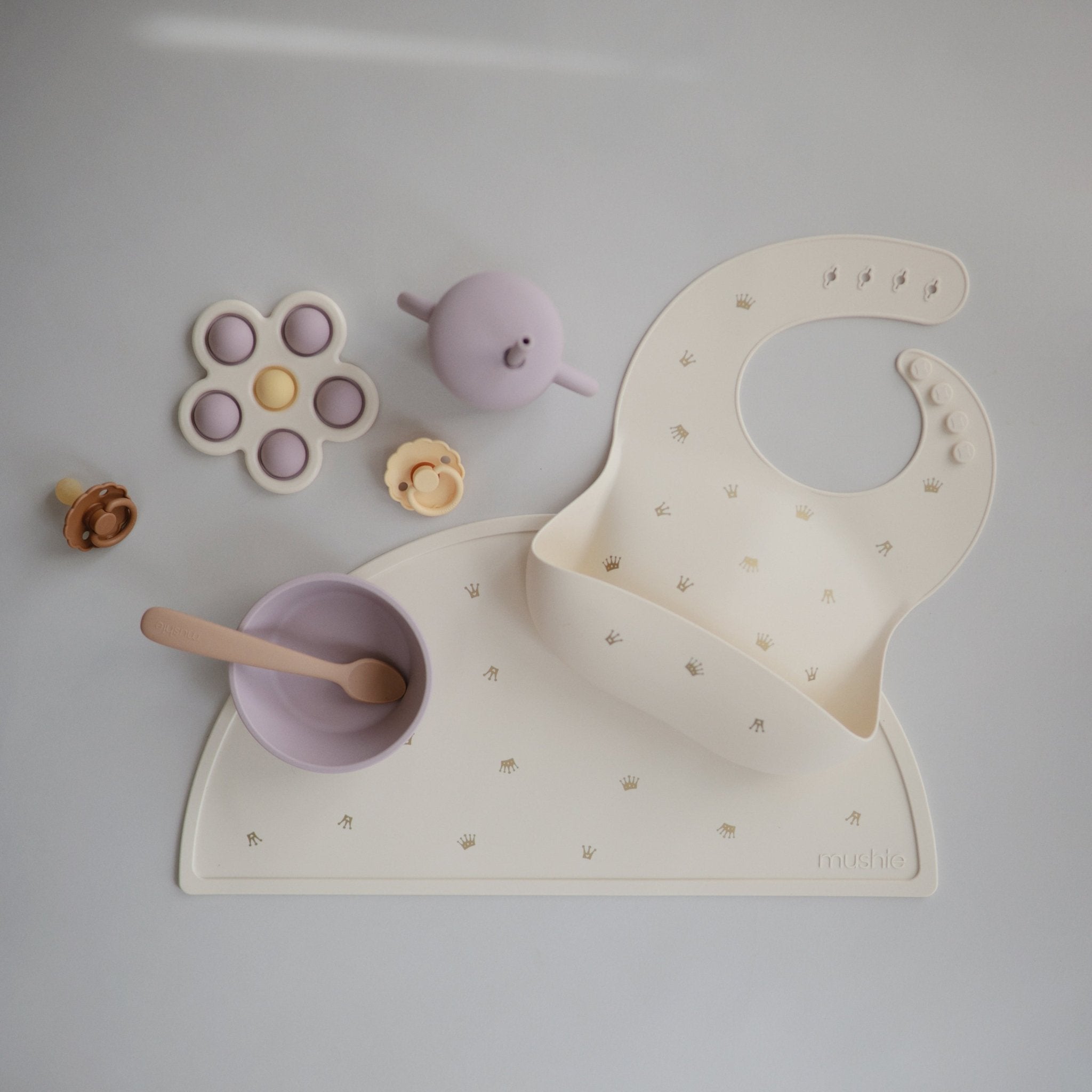 Flower Press Toy - Tenth &amp; Pine - Press Toy - Dried Thyme/Natural/Shifting Sand