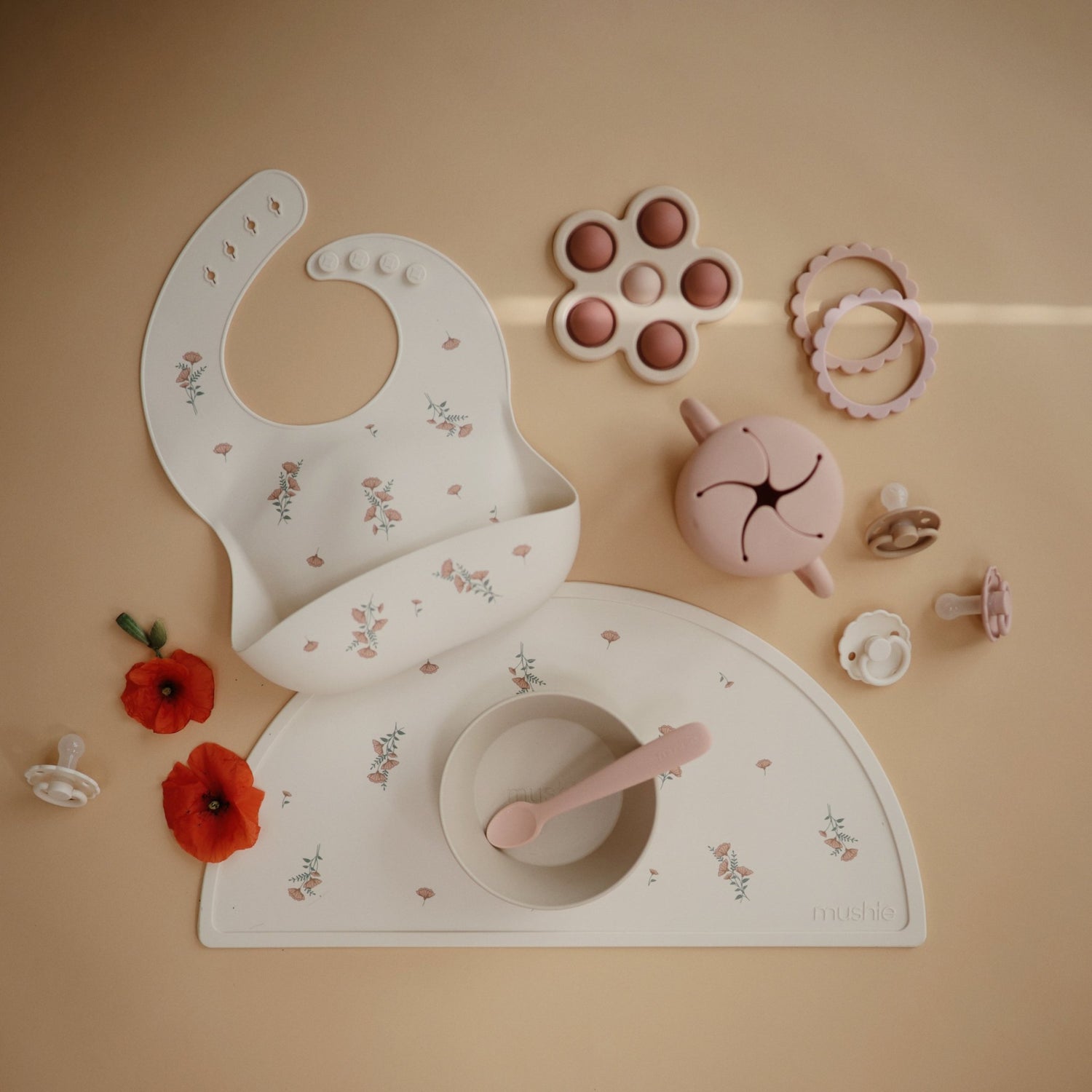 Flower Press Toy - Tenth &amp; Pine - Press Toy - Dried Thyme/Natural/Shifting Sand