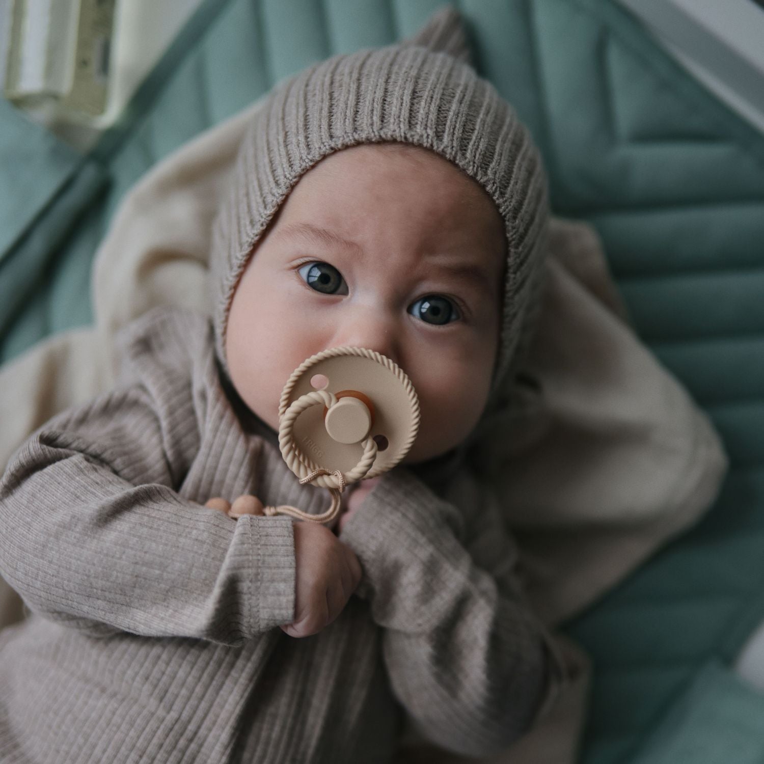 FRIGG Natural Rubber 6 - Pack - Tenth &amp; Pine - FRIGG PACIFIERS - 6 - 18 Months - Endless Sea