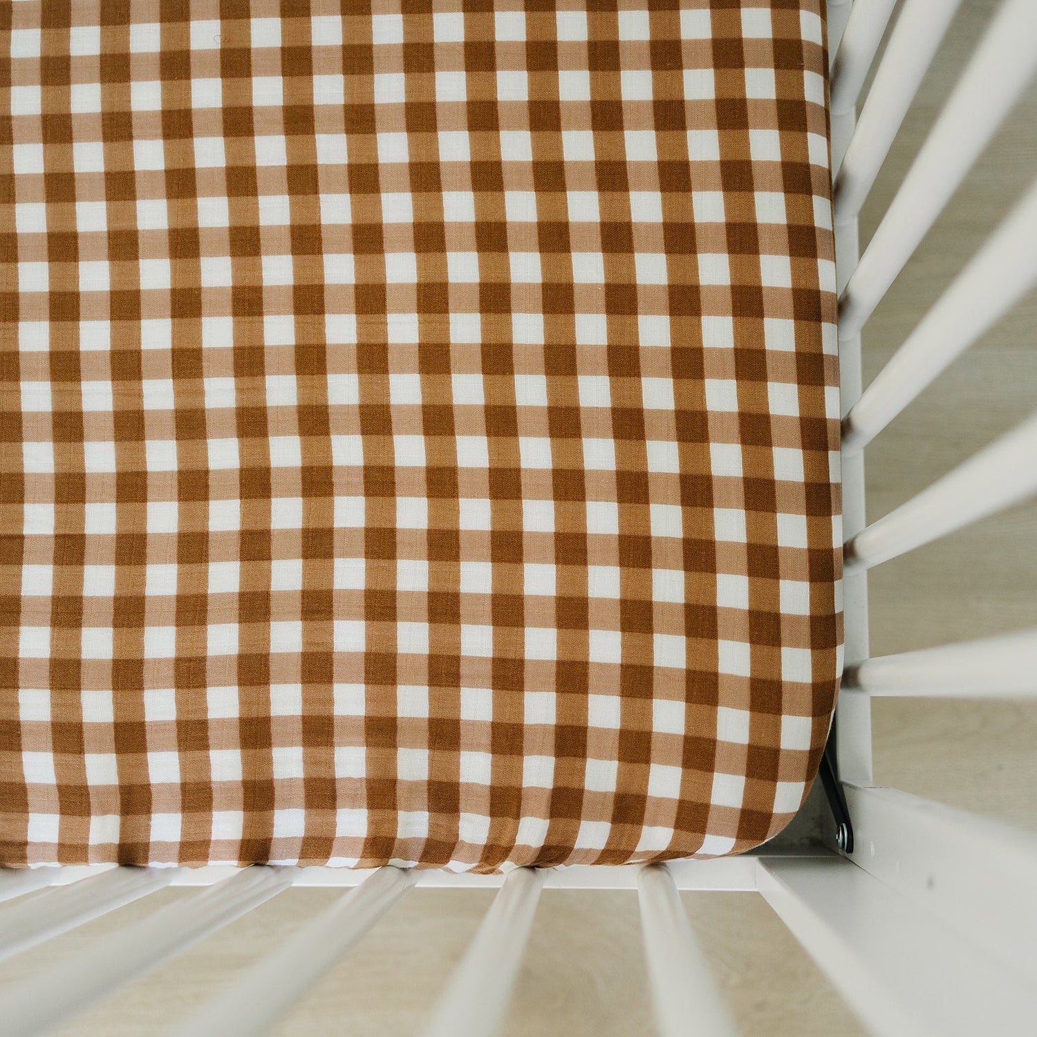 Gingham Muslin Crib Sheet - Tenth &amp; Pine - 