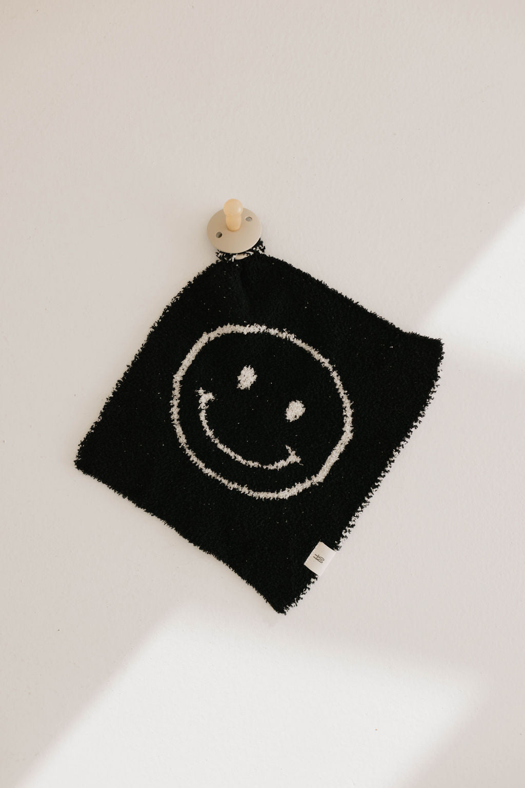 Lovey | Black &amp; White Just Smile