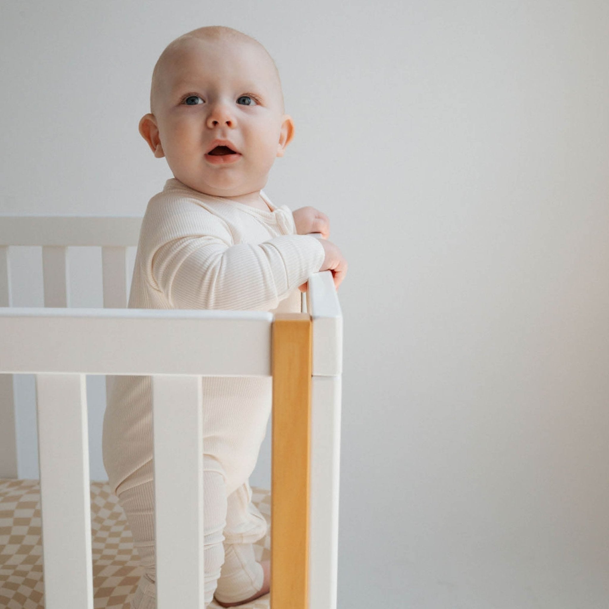 Ivory Ribbed | Bamboo Zip Romper - Tenth &amp; Pine - Apparel - Newborn