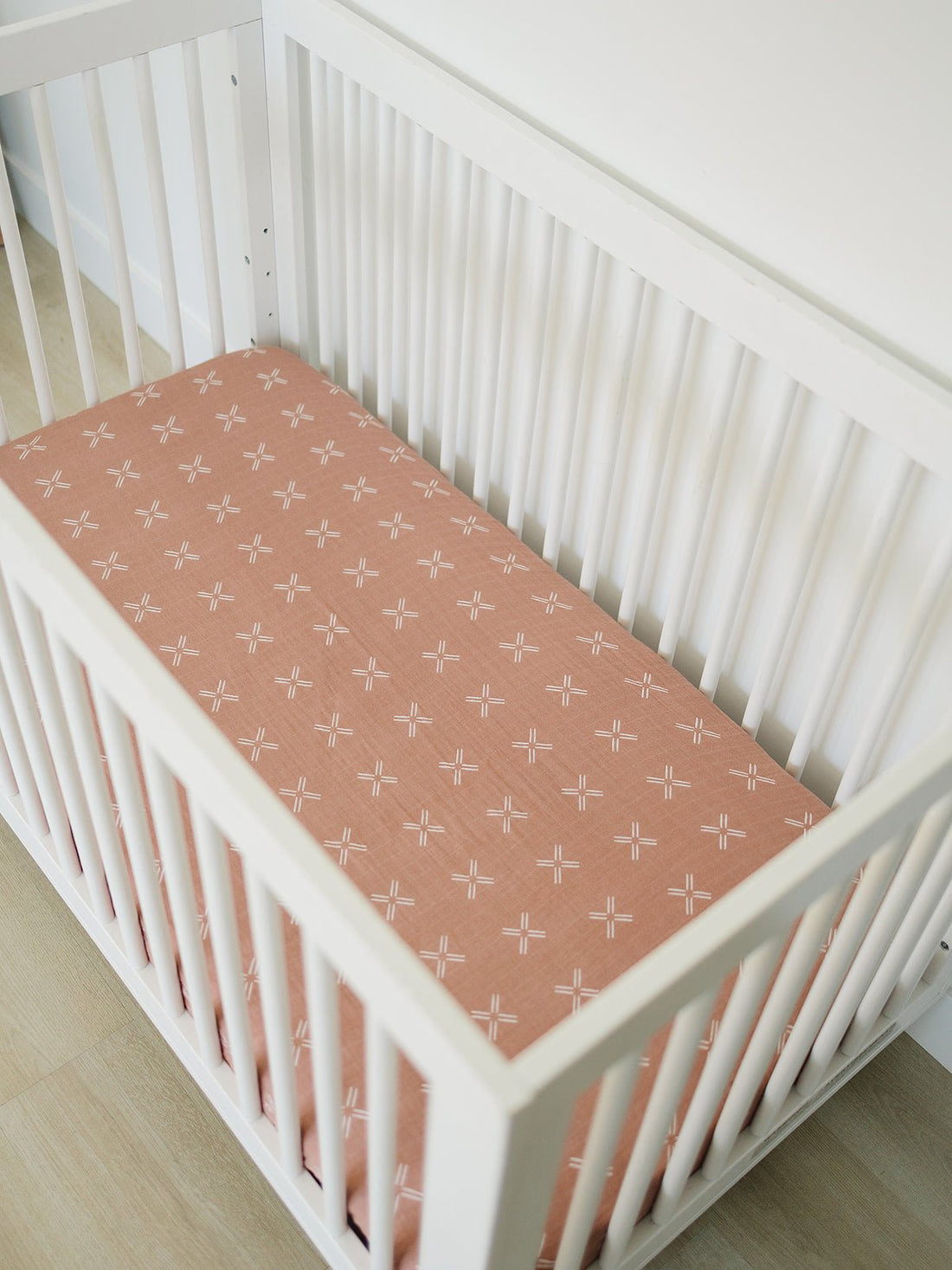 Just Peachy Muslin Crib Sheet - Tenth &amp; Pine - 