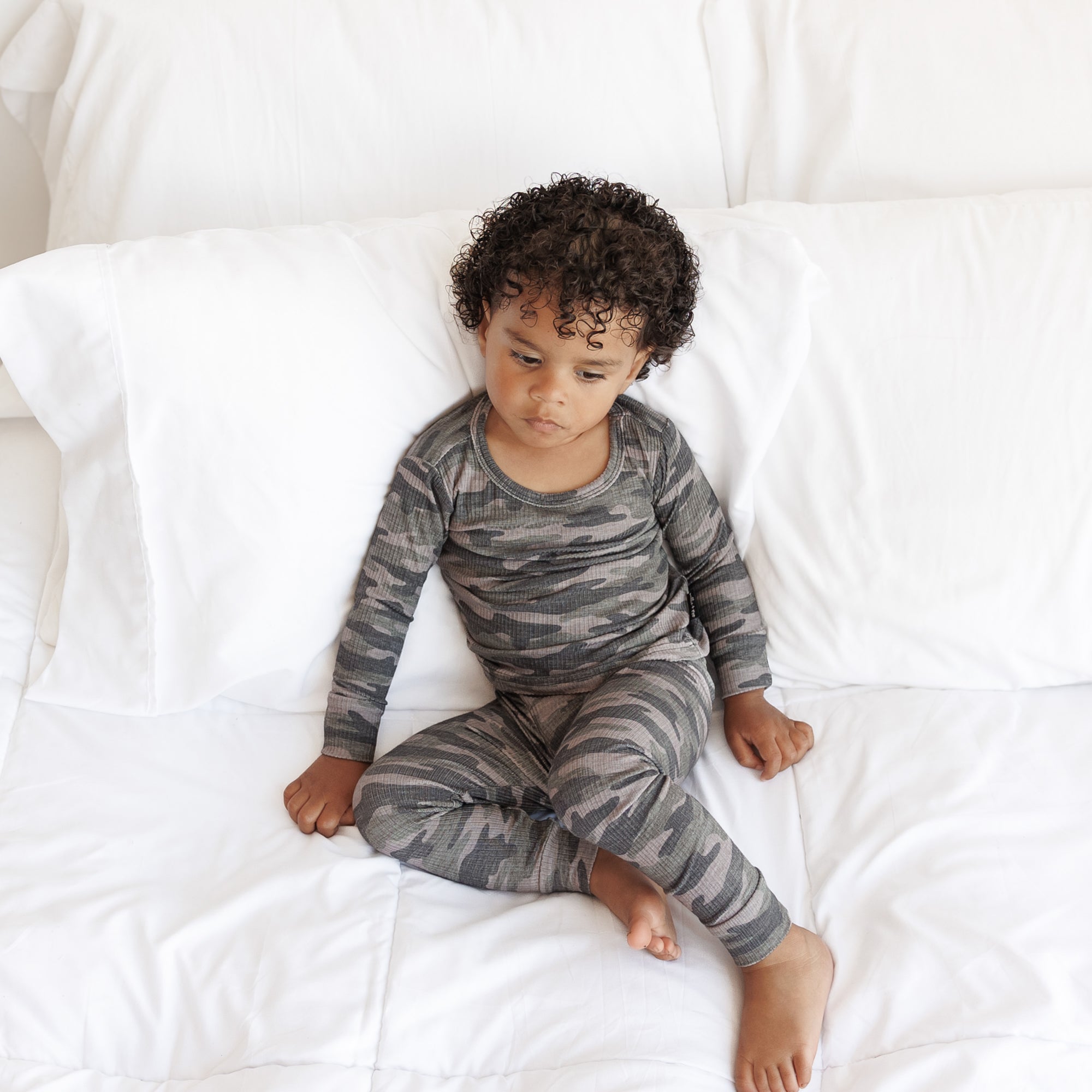 LONG SLEEVE 2 PIECE SETS - Chris Camo Ribbed - Tenth &amp; Pine - Bamboo 2 Piece PJ - RIB - 12/18m