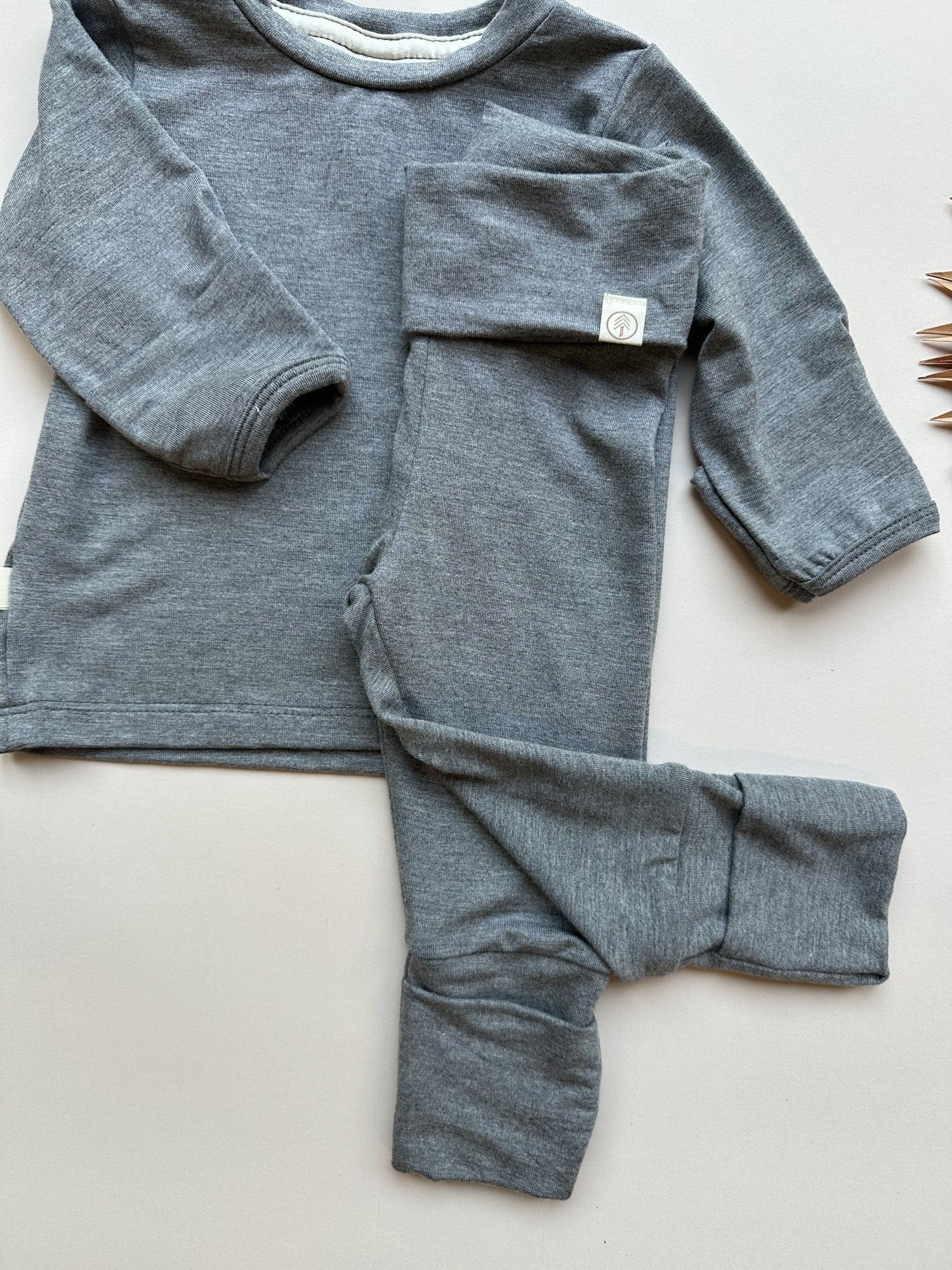 Long Sleeve Crew Neck Tee with Mittens | Baby &amp; Toddler | Luxury Bamboo | Dark Heather Gray - Tenth &amp; Pine - Bamboo Long Sleeve Tee