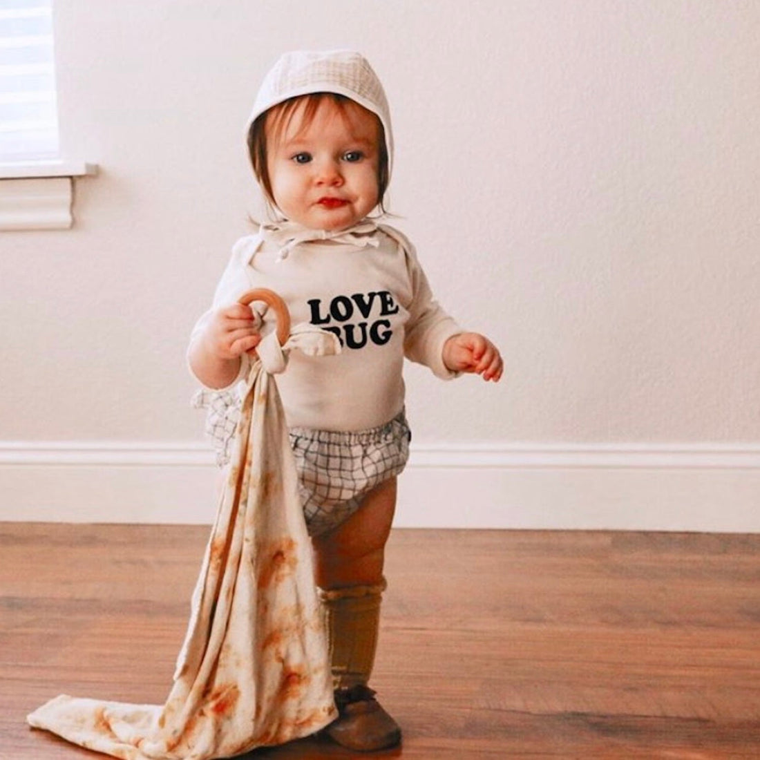 Love Bug - Long Sleeve Organic Cotton Bodysuit - Tenth &amp; Pine - Long Sleeve Onesie