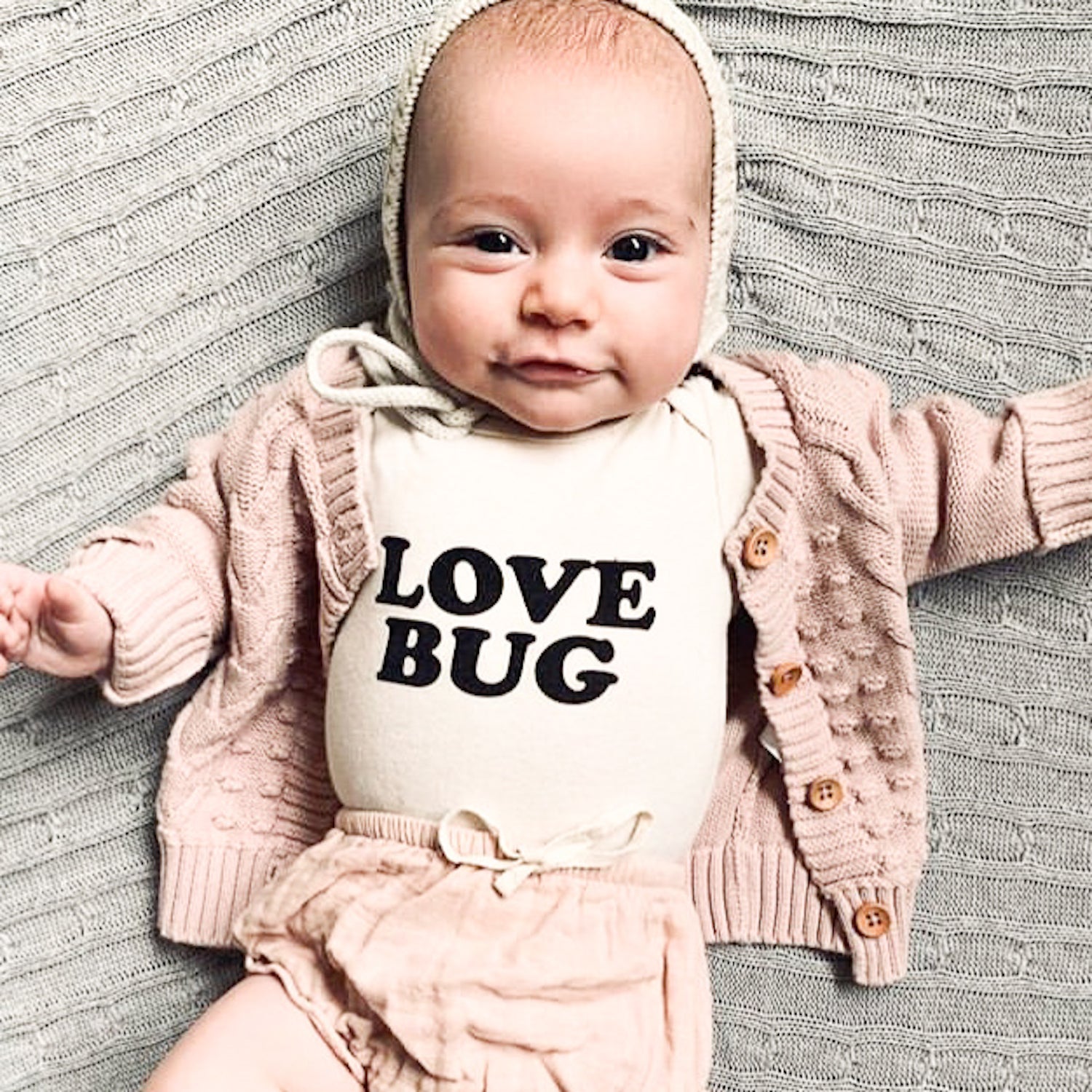 Love Bug - Organic Cotton Bodysuit - Tenth &amp; Pine - Short Sleeve Onesie