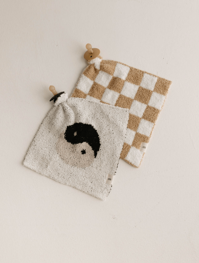 Lovey | Yin - Yang Black & White - Tenth & Pine - 