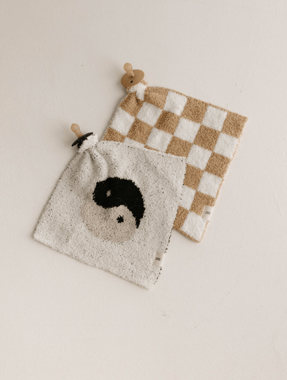 Lovey | Yin - Yang Black & White - Tenth & Pine - 