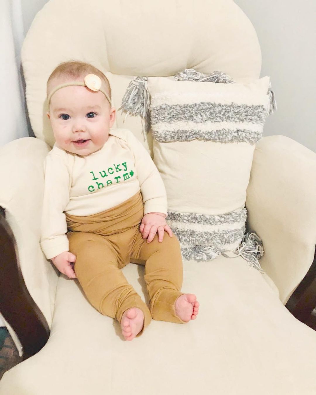 Lucky Charm Clover in Green - Long Sleeve Organic Baby Bodysuit - Tenth &amp; Pine - Long Sleeve Onesie - Green - 0 - 3M