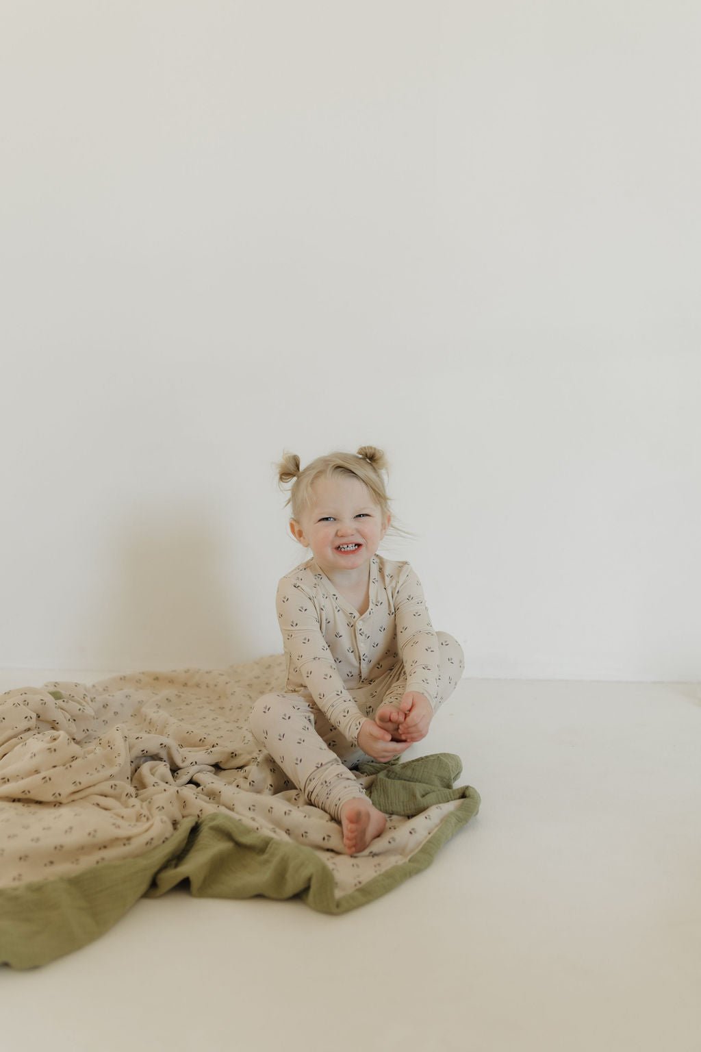 Muslin Quilt | Flora - Tenth &amp; Pine - Muslin Quilt - 