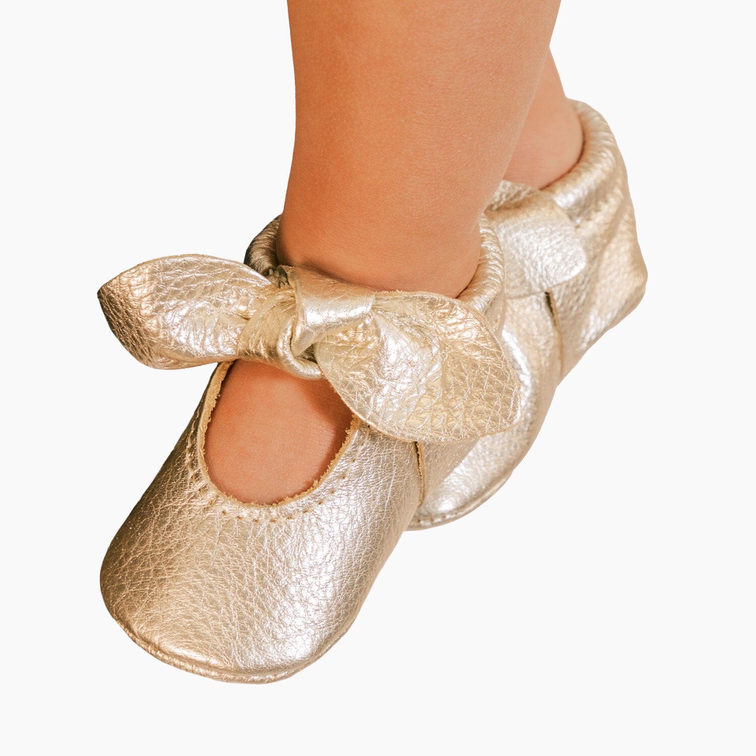 Newborn Platinum Knotted Bow Baby Shoe - Tenth &amp; Pine - Knotted Bow Mocc - Soft Sole - Newborn