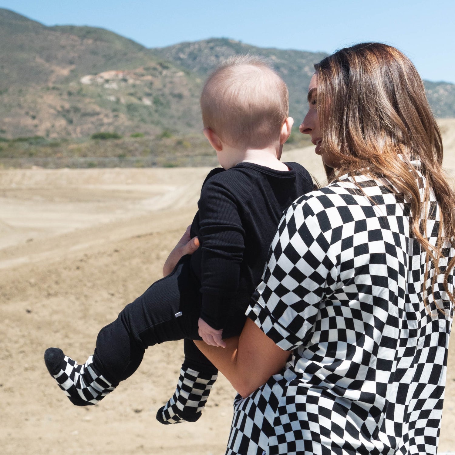 Onyx | Ribbed Bamboo Zip Romper - Tenth &amp; Pine - Apparel - Newborn