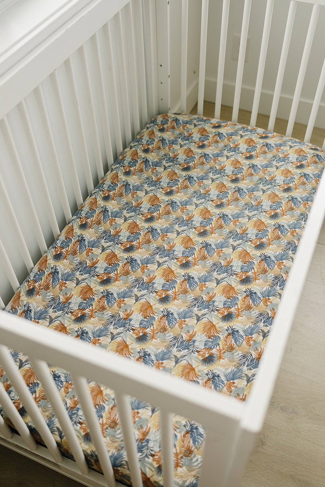 Paradise Palms Muslin Crib Sheet - Tenth &amp; Pine - 