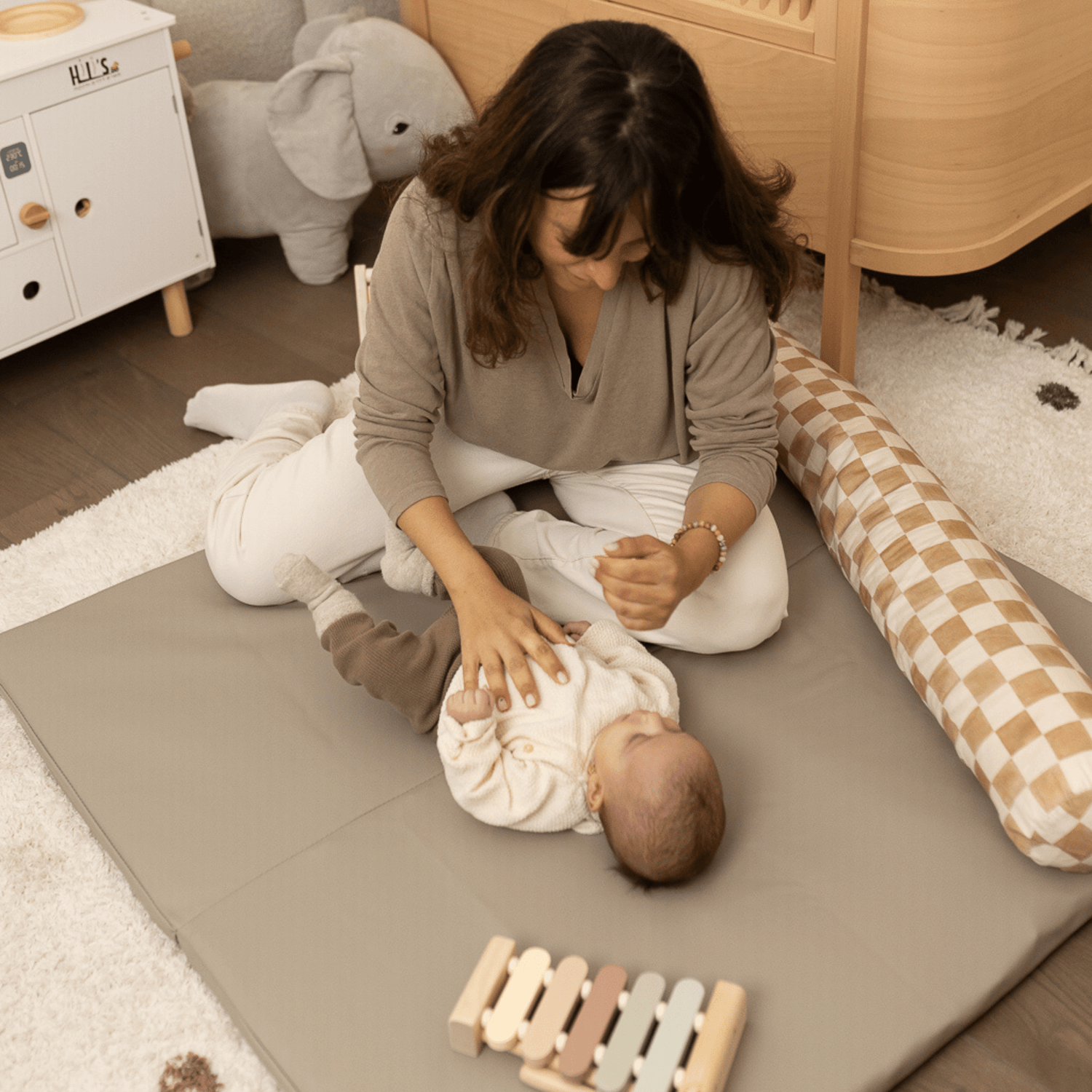 Pebble Vegan Leather Mat - Tenth &amp; Pine - Vegan Leather Padded Mat - Standard