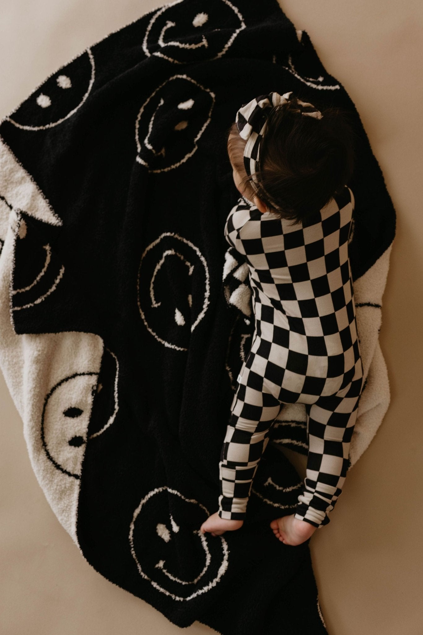 Plush Blanket | Just Smile Black &amp; White - Tenth &amp; Pine - Swaddling Blankets - Baby/Toddler 45x45 inches