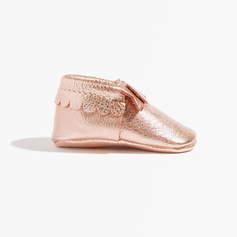 Rose Gold Bow Baby Shoe - Tenth &amp; Pine - Bow Mocc - Soft Sole - 1