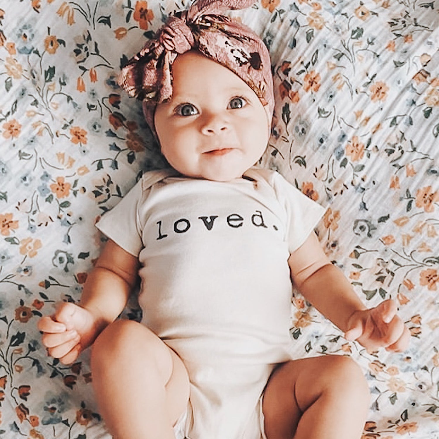 Short Sleeve Bodysuit | Loved. | Organic Cotton - Tenth & Pine - Short Sleeve Onesie - 0 - 3M