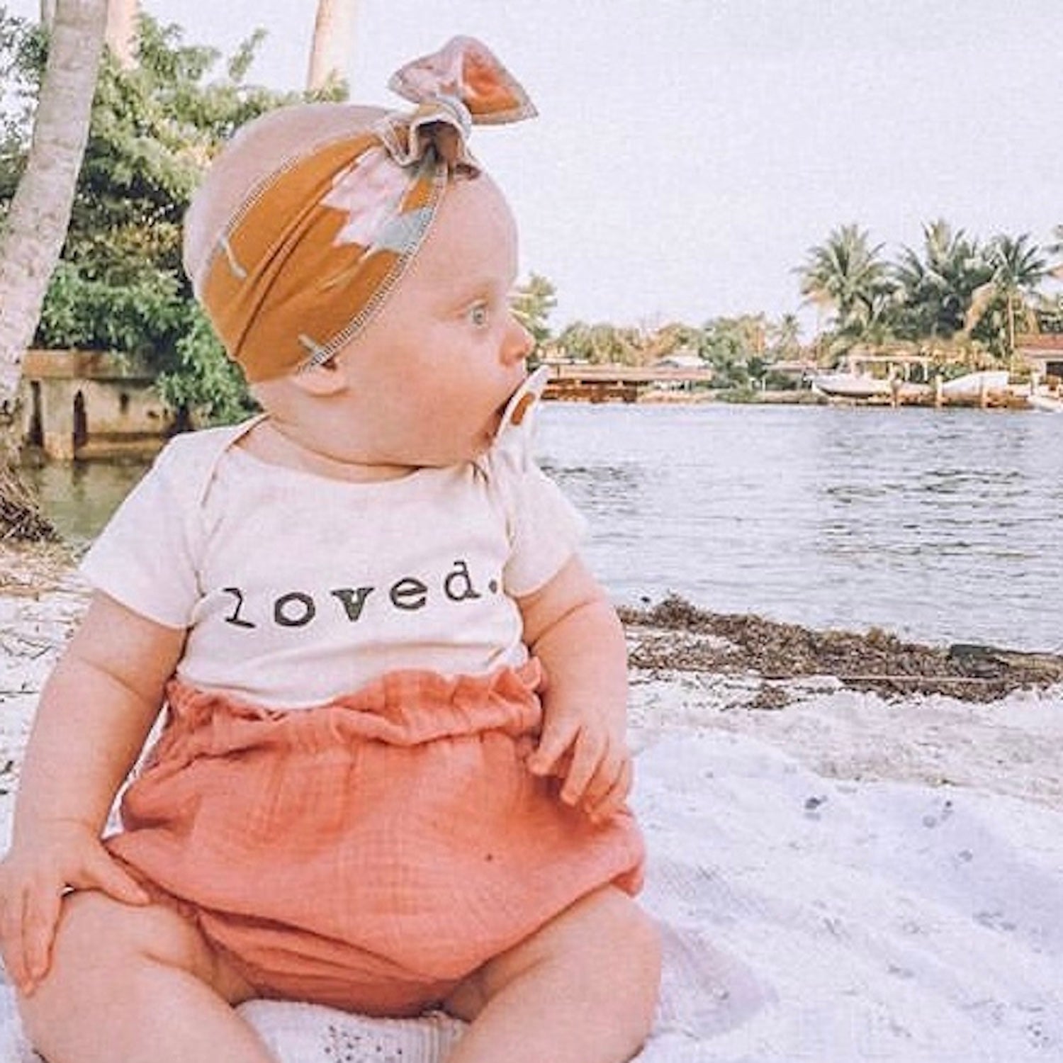 Short Sleeve Bodysuit | Loved. | Organic Cotton - Tenth & Pine - Short Sleeve Onesie - 0 - 3M