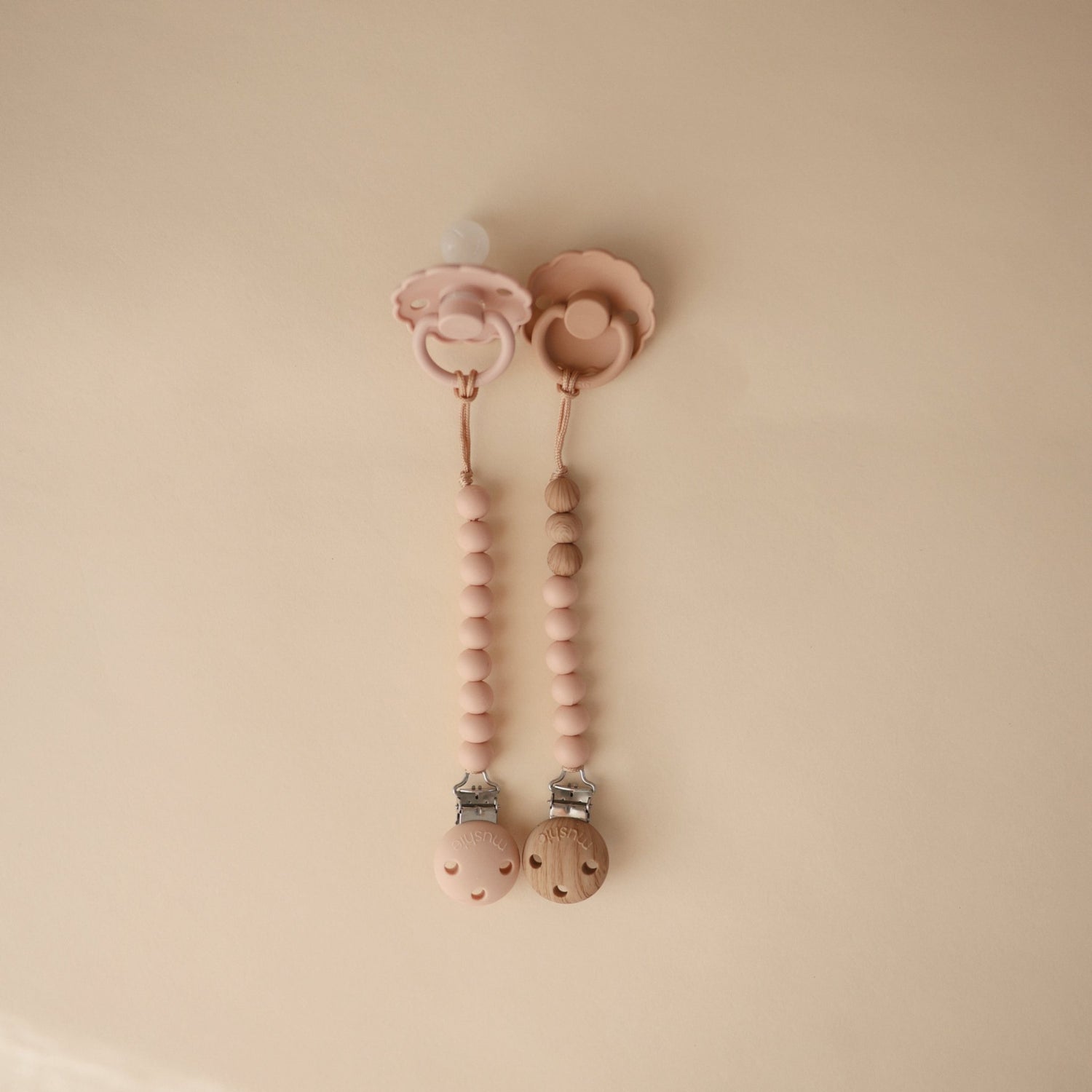 Silicone Pacifier Clip | Hera - Tenth &amp; Pine - Pacifier Clip - Tradewinds