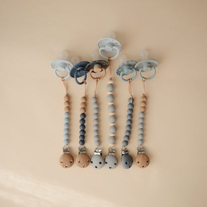 Silicone Pacifier Clip | Hera - Tenth &amp; Pine - Pacifier Clip - Tradewinds