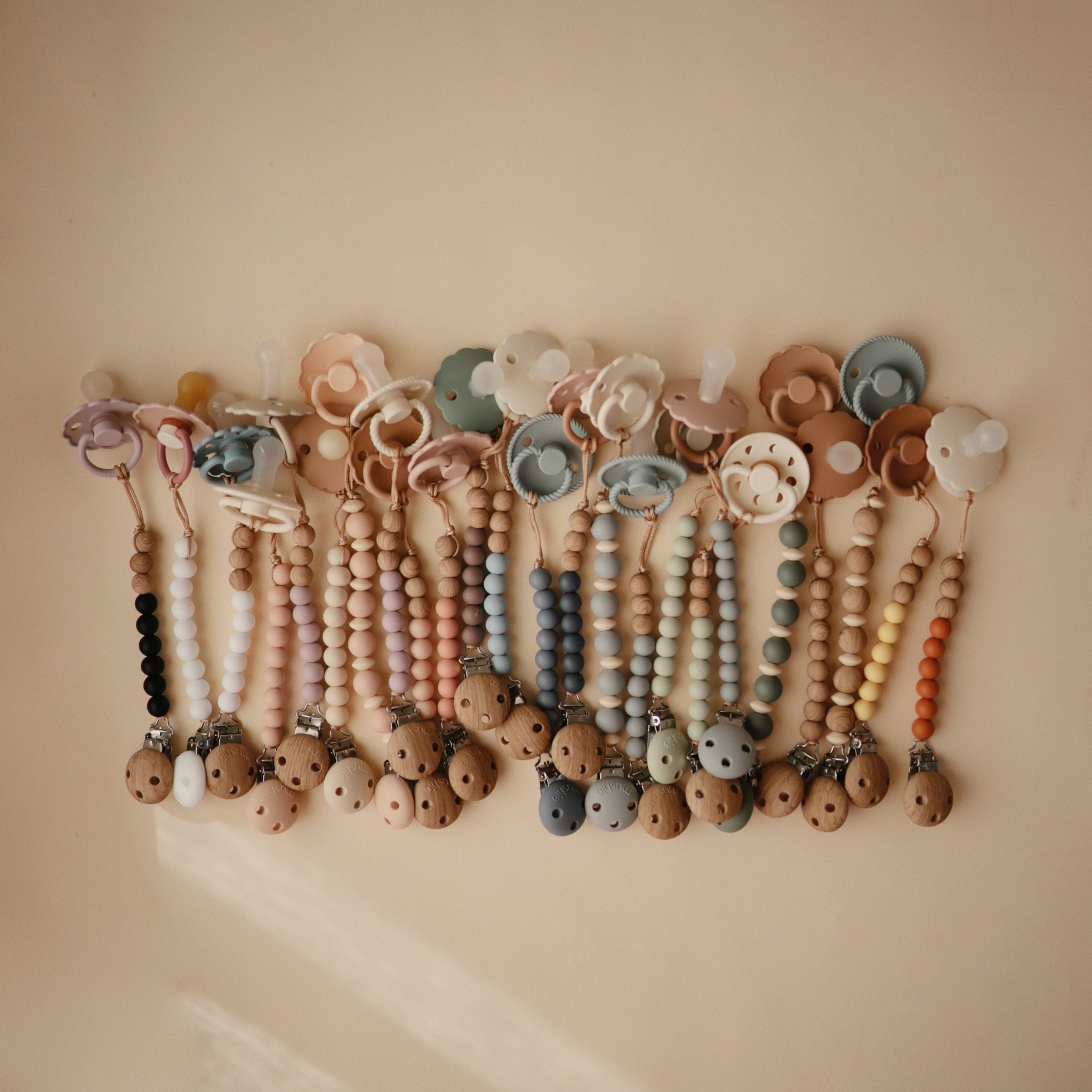 Silicone Pacifier Clip | Luna - Tenth &amp; Pine - Pacifier Clip - Dried Thyme